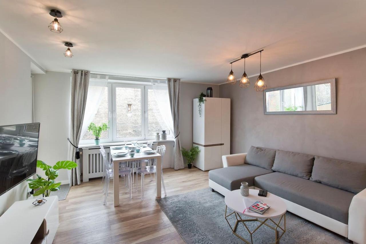 Stay Hip In Vibrant Centrally Located Apartment In Old Town Gdansk Bagian luar foto